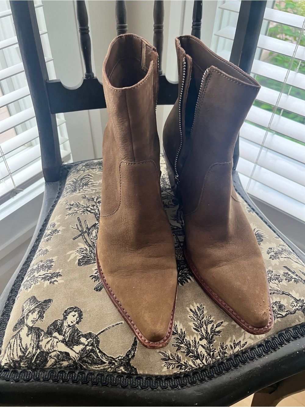 Dolce Vita Brown Suede pointed toe Boots with Side Zip